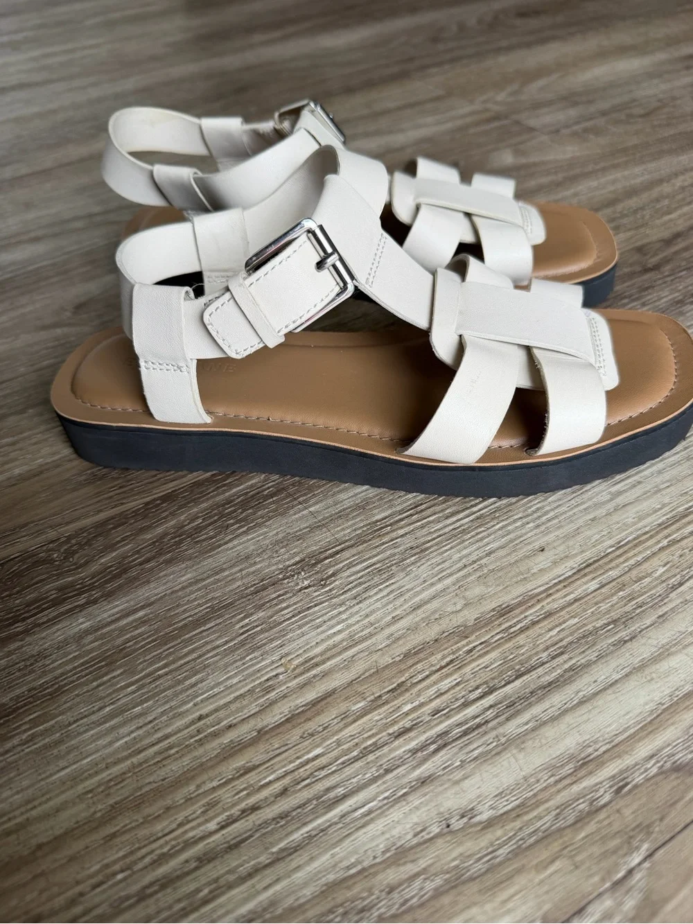 Everlane White Learher Fisherman Sandals Size: 7